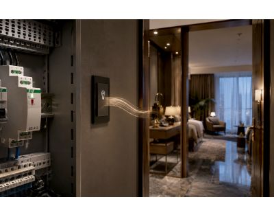 Przekaźnik bistabilny grupowy (hotelowy), który wyłącza wszystkie światła. Sprawdź rozwiązania od F&F Filipowski